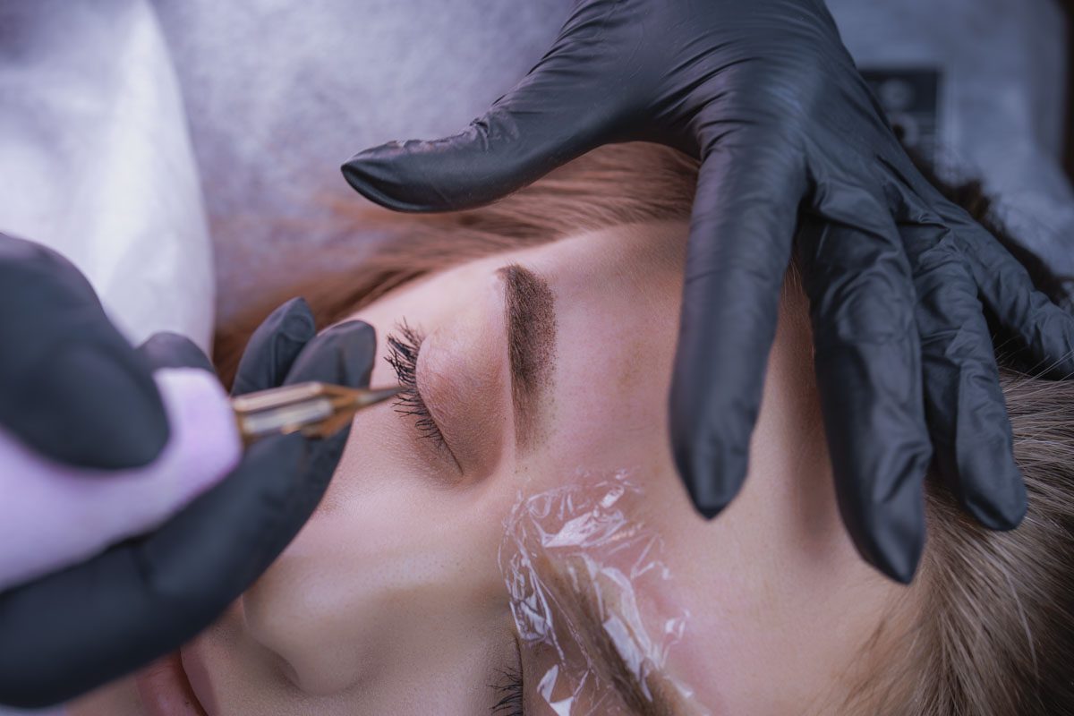 Técnico en Micropigmentación: labios, eye liner, cejas, capilar y areolas