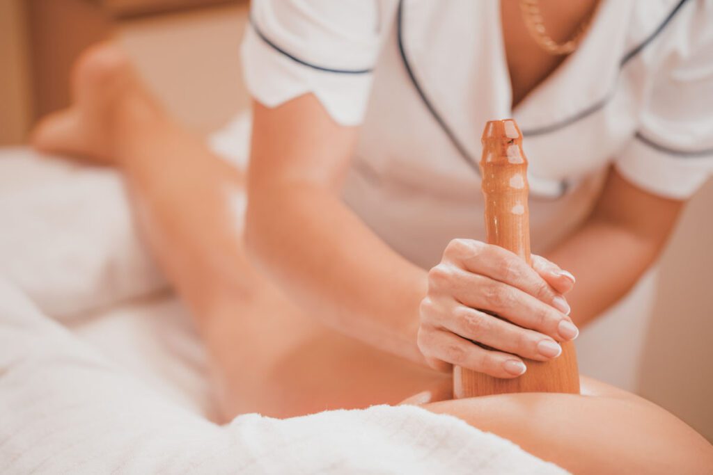 Maderoterapia Facial y Corporal: Técnicas y Tratamientos Combinados con Aparatología Estética